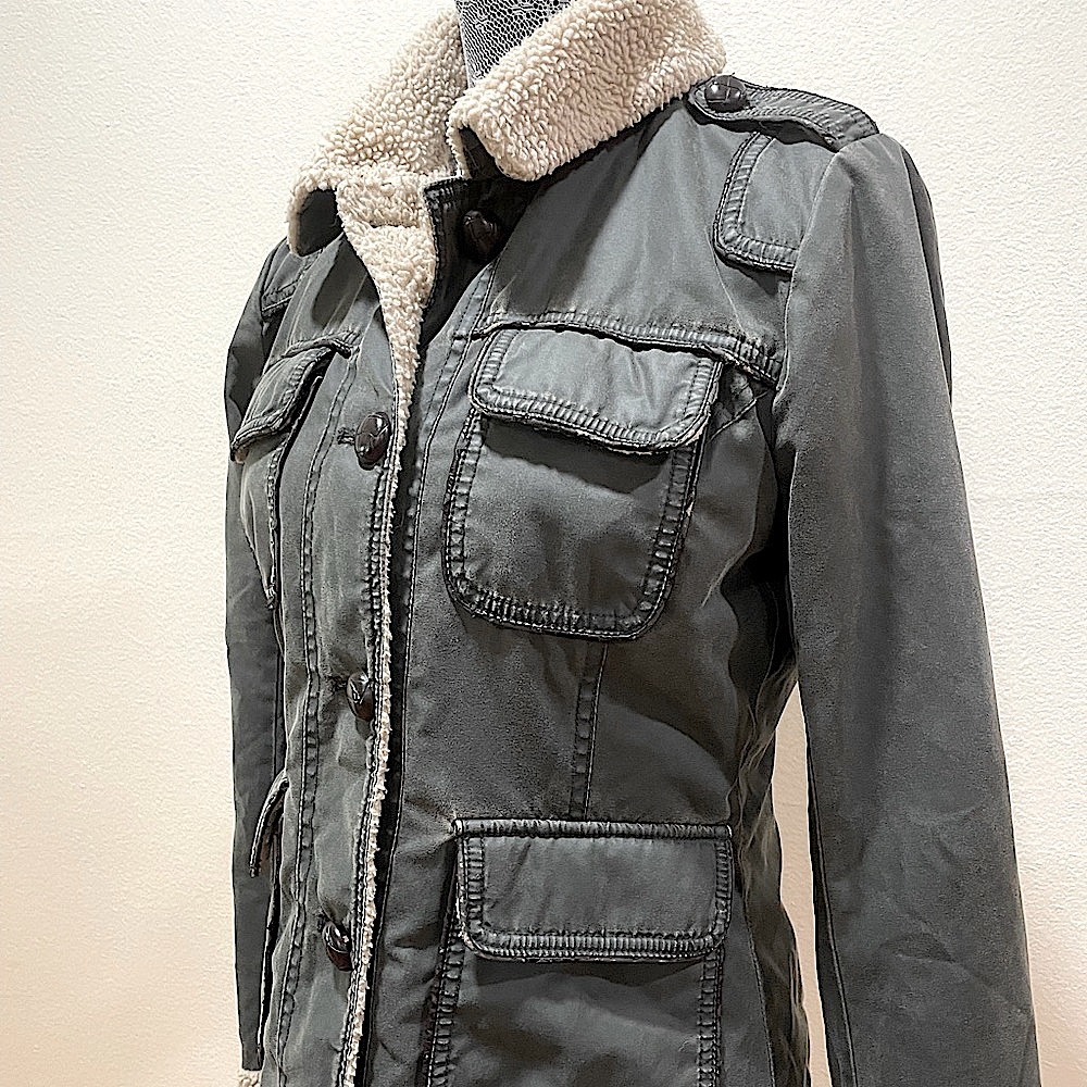 Collection by Bernardo Jacket. Size M